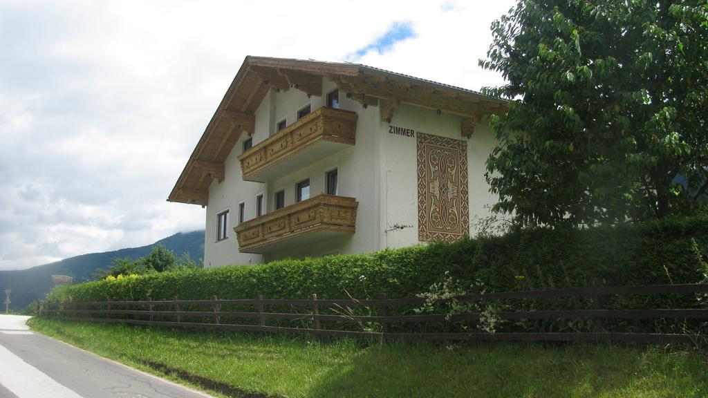 Hotel Gaestehaus Zum Steirischen Kuss Aich  Exterior foto