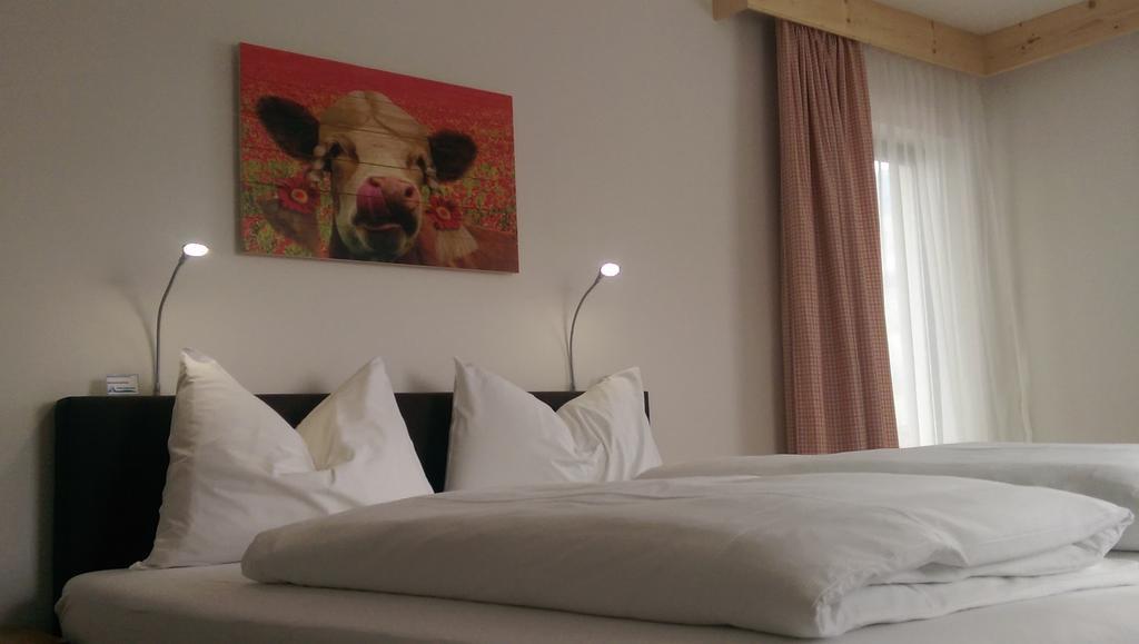 Gaestehaus Zum Steirischen Kuss Aich  Habitación foto