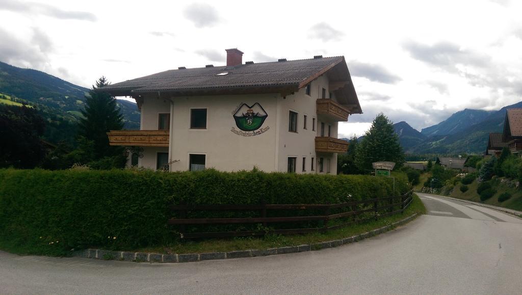 Hotel Gaestehaus Zum Steirischen Kuss Aich  Exterior foto