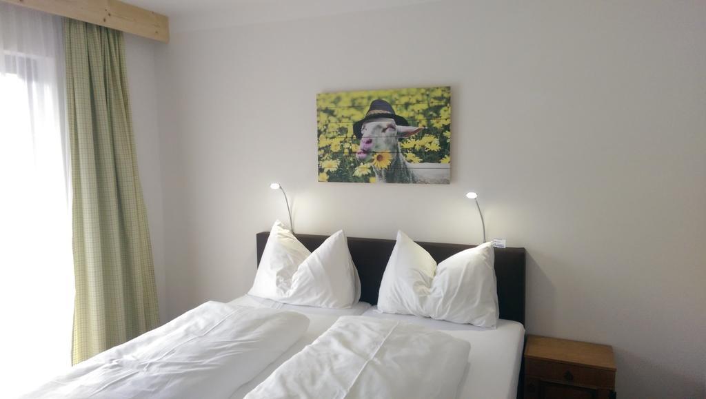Gaestehaus Zum Steirischen Kuss Aich  Habitación foto